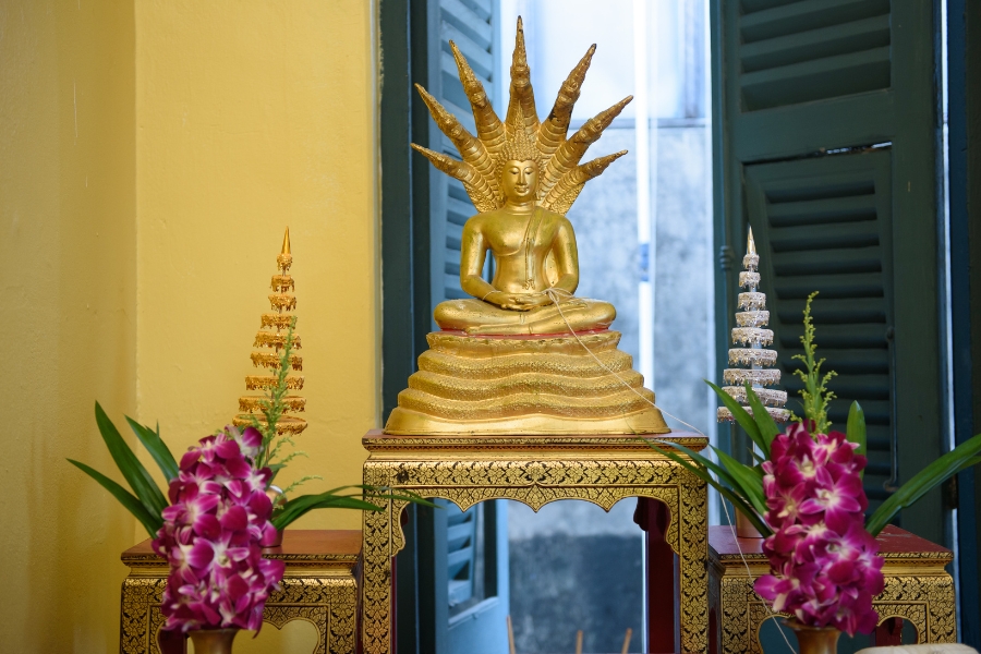 หิ้งพระควรหันหน้าไปทางไหน ตั้งหิ้งพระทิศไหนดี เสริมความสิริมงคล รูปที่ 44