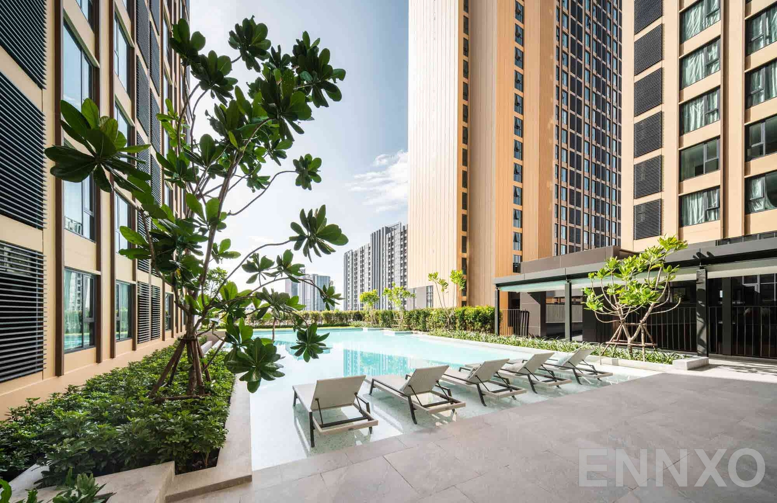 รูปบรรยากาศสระว่ายน้ำเล็กของ เดนิม จตุจักร