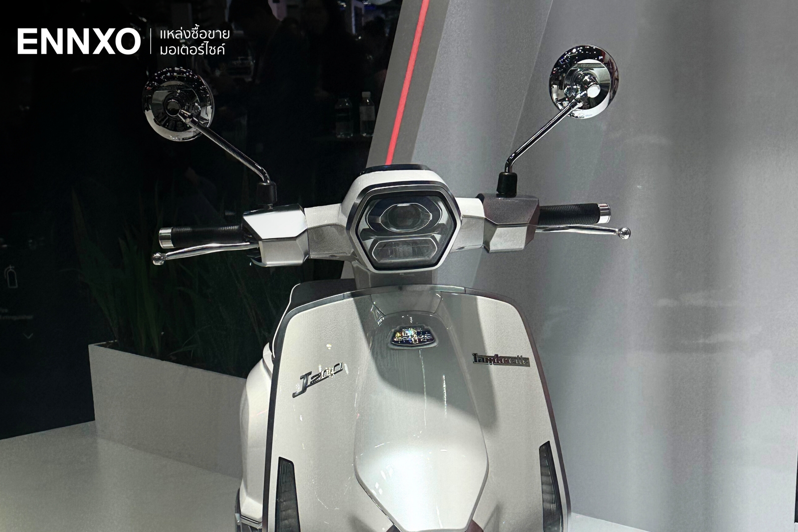 ไฟหน้า มอเตอร์ไซค์ Lambretta J200 2026