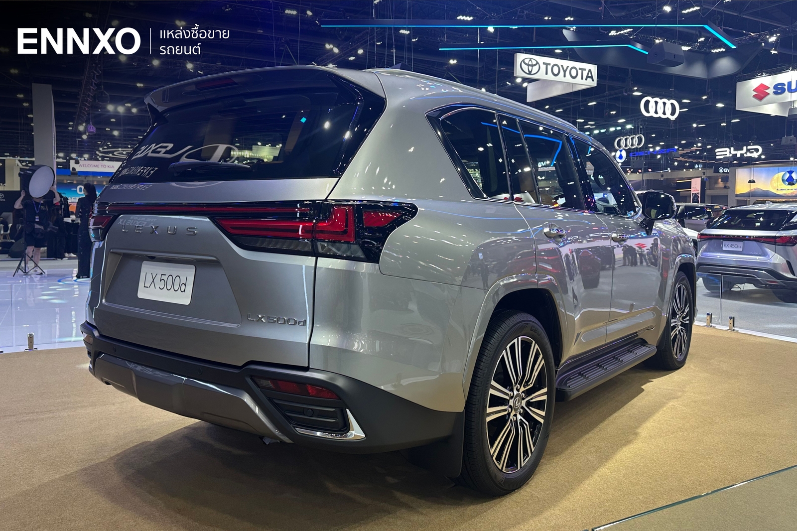 หลังรถ Lexus Lx 500d