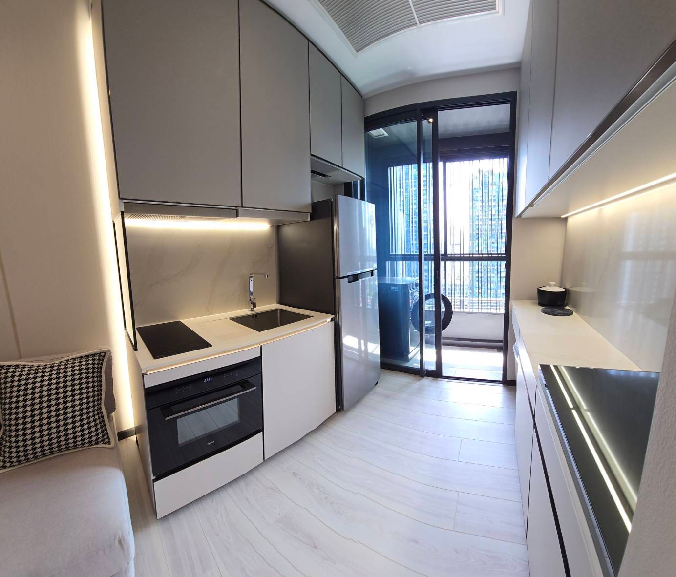ให้เช่า The Room Phayathai (เดอะ รูม พญาไท) ห้องใหม่ luxury 38 ตรม. ชั้น 24 3