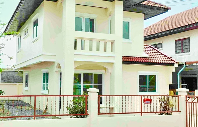 บ้านเดี่ยว 2 ชั้น รีโนเวทใหม่ ให้เช่า 3 นอน 2 น้ำ แยกบางพูน 1.5 กม. 35 ตร.ว. 140 ตร.ม. สนามกอล์ฟเมืองเอก 2.7 กม.ม.รังสิต 7