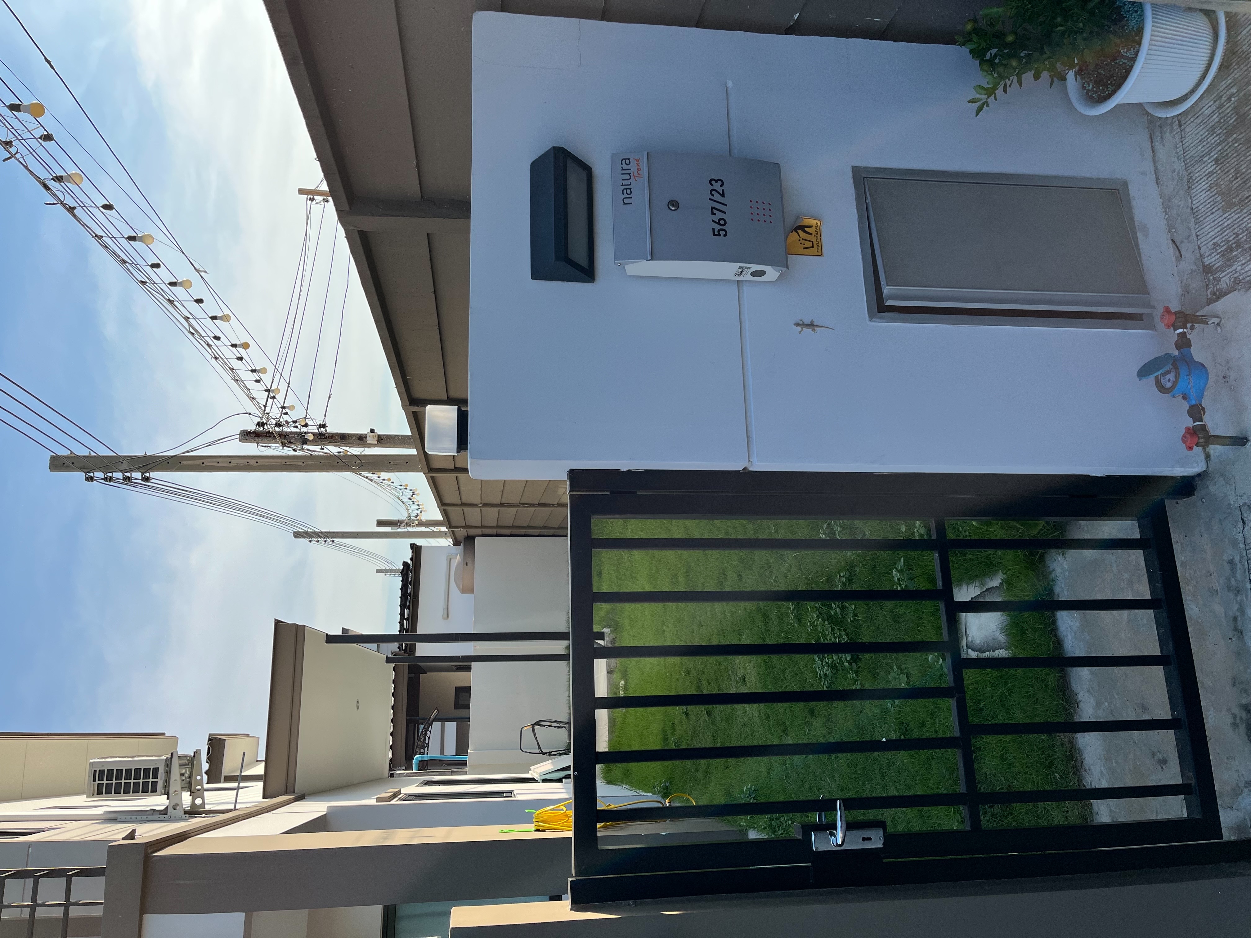 ทาวน์โฮมสไตล์บ้านแฝด มีพื้นที่ข้างบ้าน ไม่มีบ้านตรงข้ามสุดซอยเป็นส่วนตัว ประชาอุทิศ90/สมุทรปราการ 20