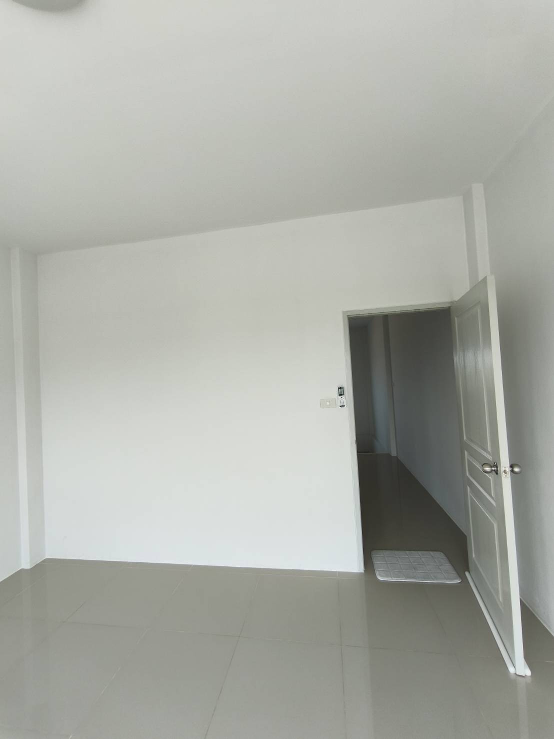 ตึกแถว 3 ชั้น ครึ่ง ถนนข้าวหลาม บางแสน จ.ชลบุรี 19