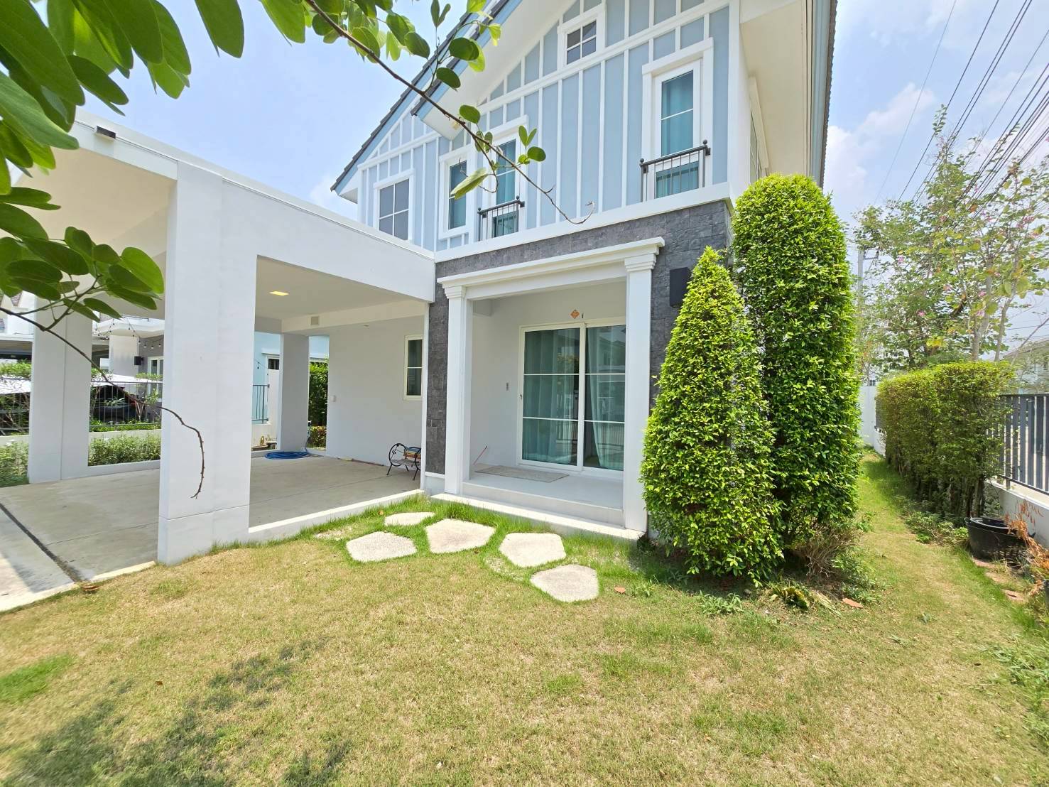 ขายบ้านเดี่ยวมือสอง โครงการ วิลลาจจิโอ บางใหญ่ (Villaggio Bang Yai) หลังมุม เนื้อที่กว้างถึง 53.30 ตร.ว. ใกล้รถไฟฟ้าสายสีม่วงสถานีคลองบางไผ่ 5
