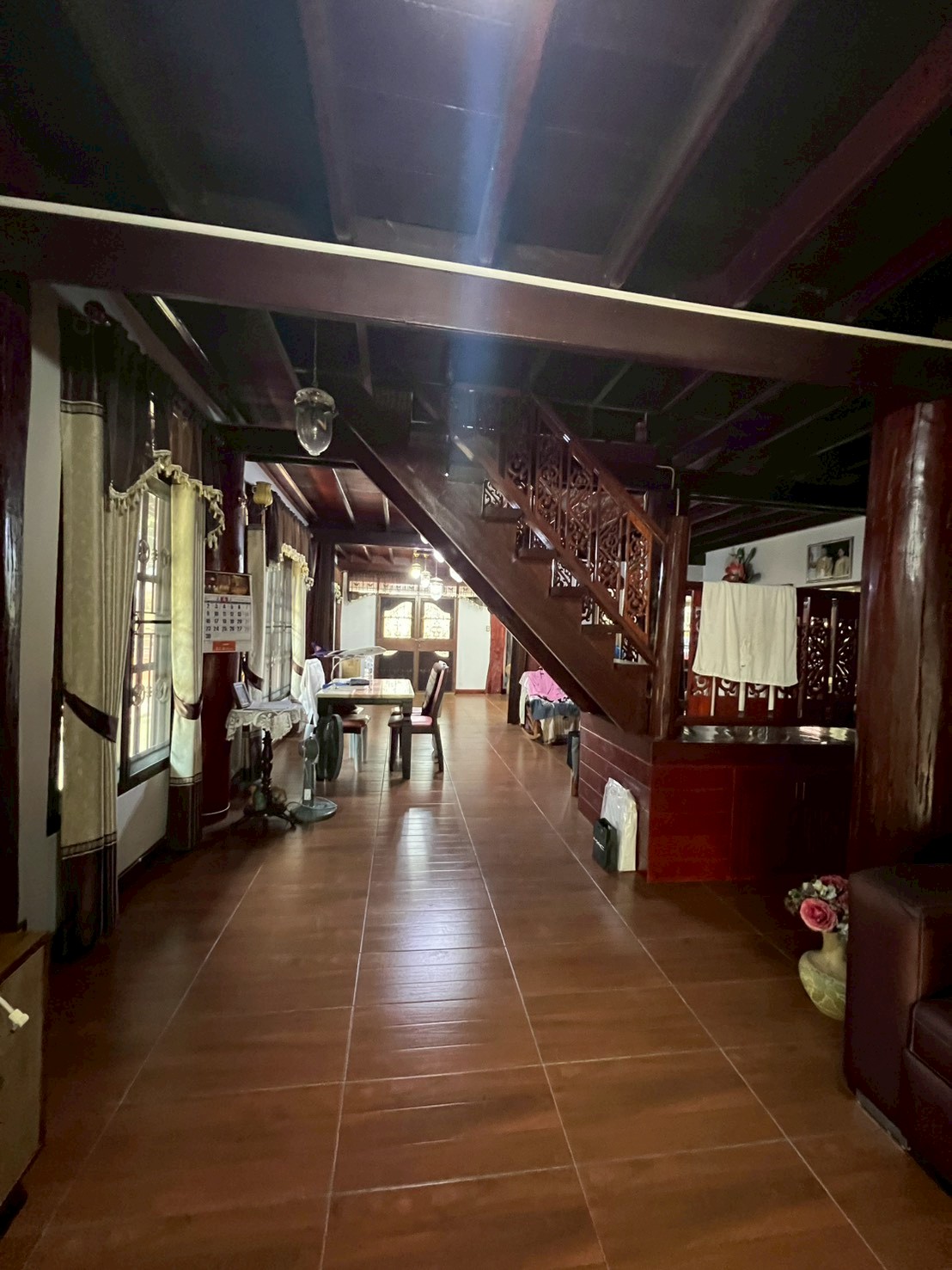 ขายบ้านเรือนไทย ใกล้สนามบินสุวรรณภูมิ  2 ชั้น ขนาด 307ตรว. 3 นอน 2 น้ำ - ม.ลาดกระบัง - ใกล้สยามพรีเมี่ยม เอาท์เล็ท   ต 17