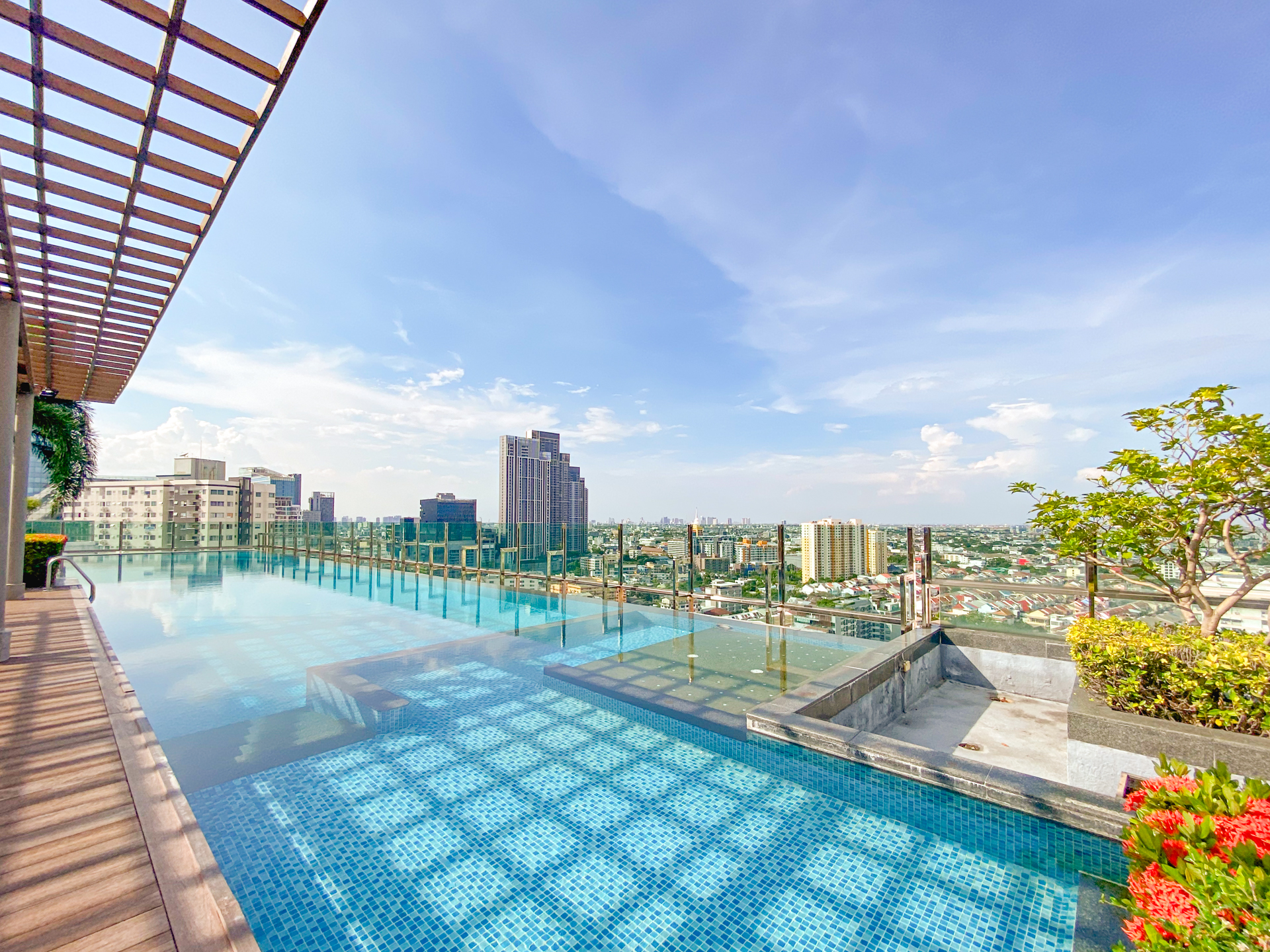 🏙️ ขายด่วน! Ideo Mix Sukhumvit 103 — ติด BTS อุดมสุข 0 เมตร พร้อมอยู่ทันที! 20