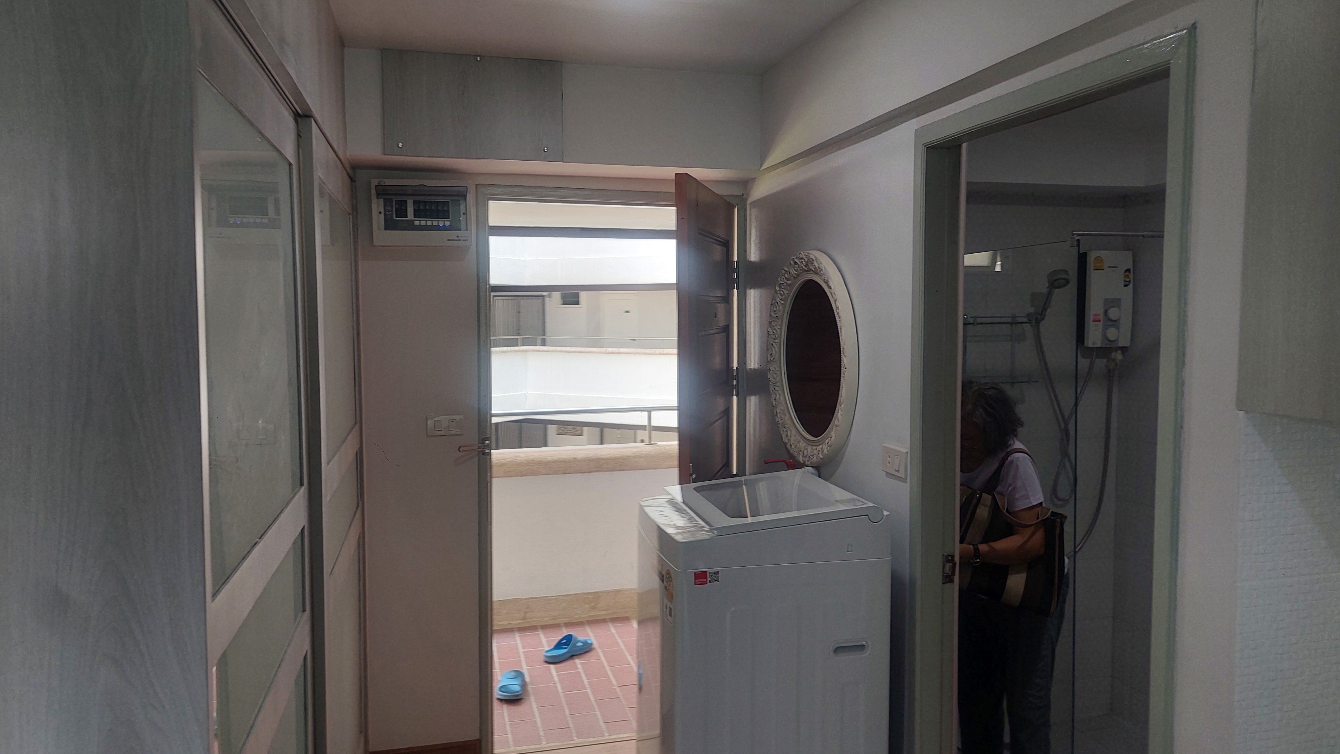 ขายห้องชุดทุกอย่างใหม่หมดเข้าอยู่ได้ทันที ห้องเลขที่#223ขายถูกอยากได้เงินคืนอยู่ตรงถนนคันคลองชลประทานตักกับถนนห้วยแก้วใกล้ห้างMEYAและห้างONENIMMANถูกๆ 6