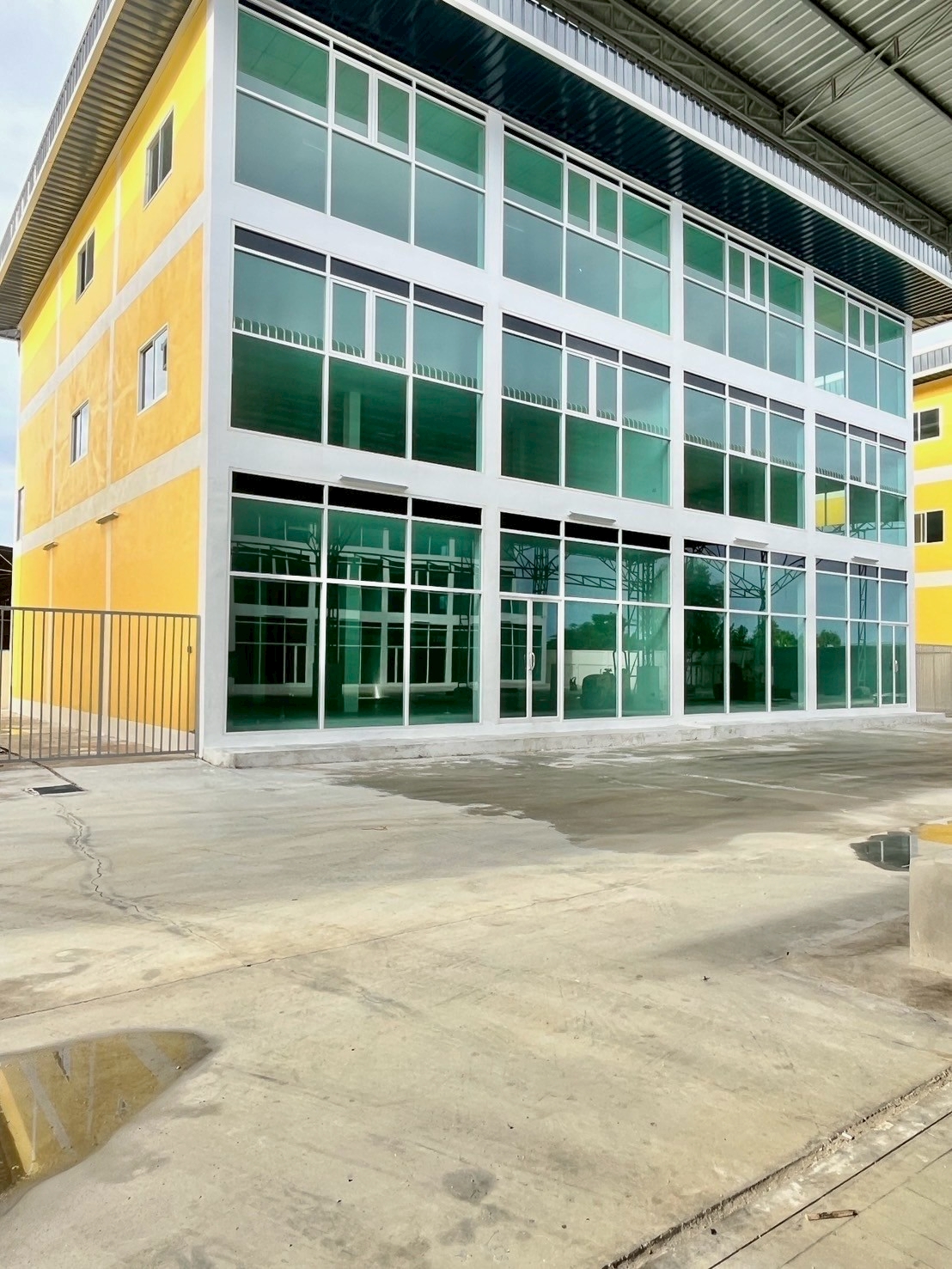 ื้พื้นที่ให้เช่า ออฟฟิศให้เช่า อาคารพาณิชย์ 4