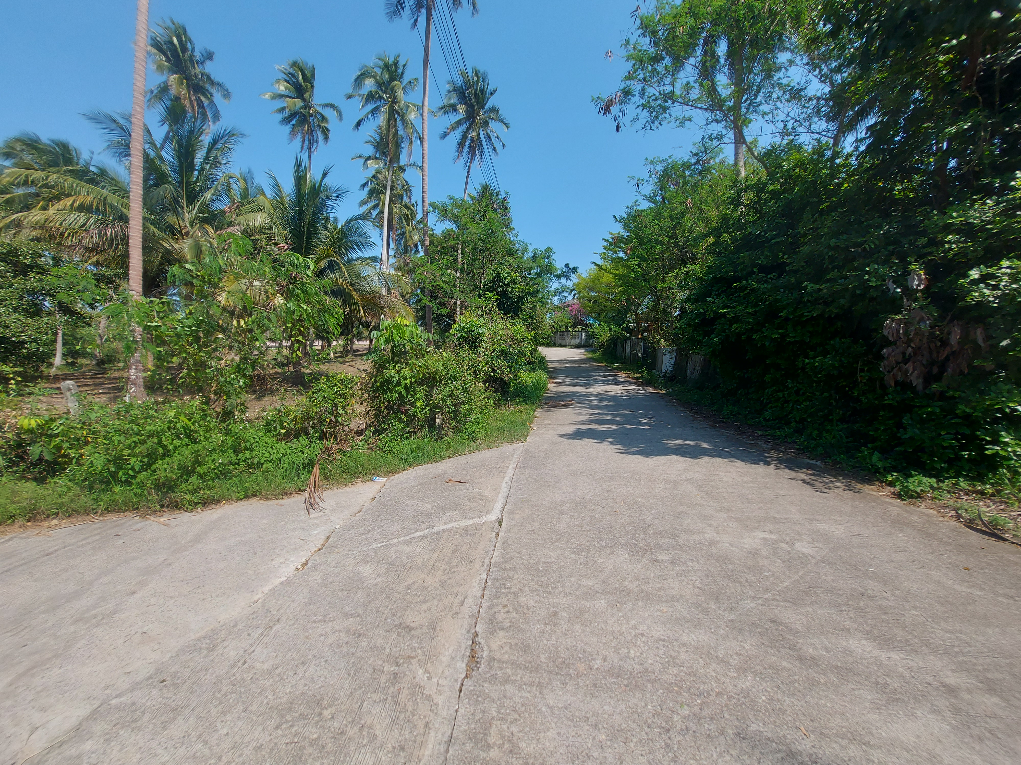 Land for sale in Thong Chai Subdistrict, Bang Saphan District, Prachuap Khiri Khan.  Located close to the sea,.(approximately 6,304 square meters). 3