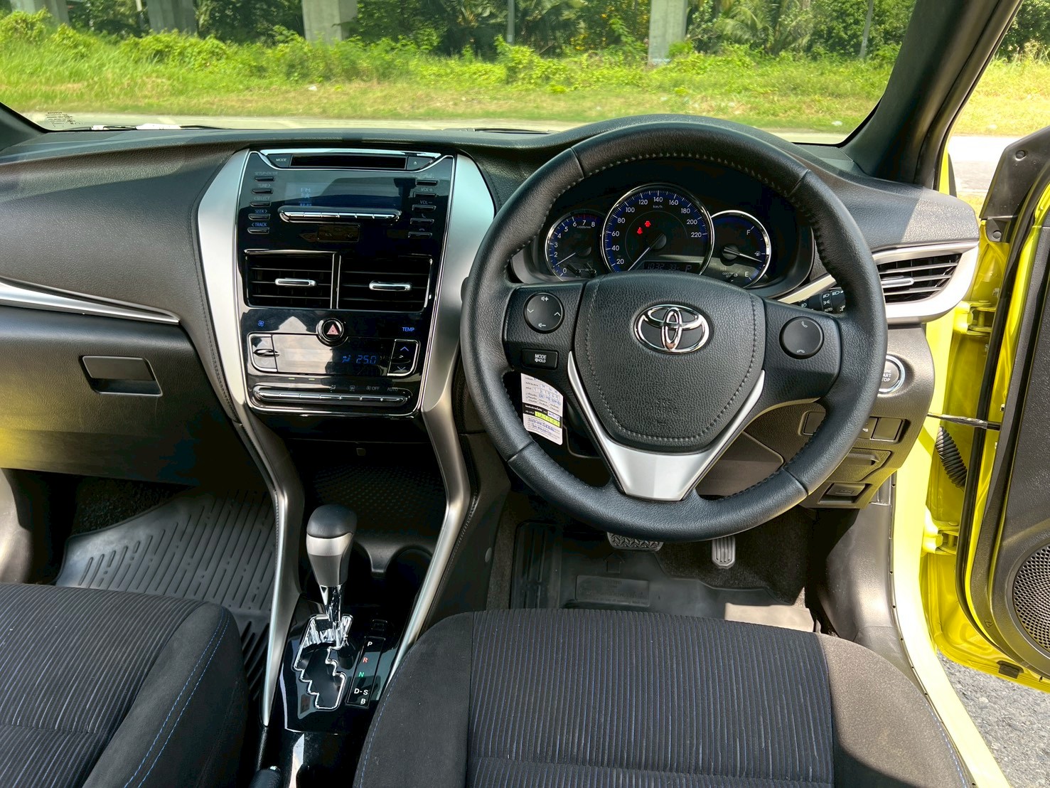 Toyato yaris 1.2G hatchback ปี 2018 จด 2019 14