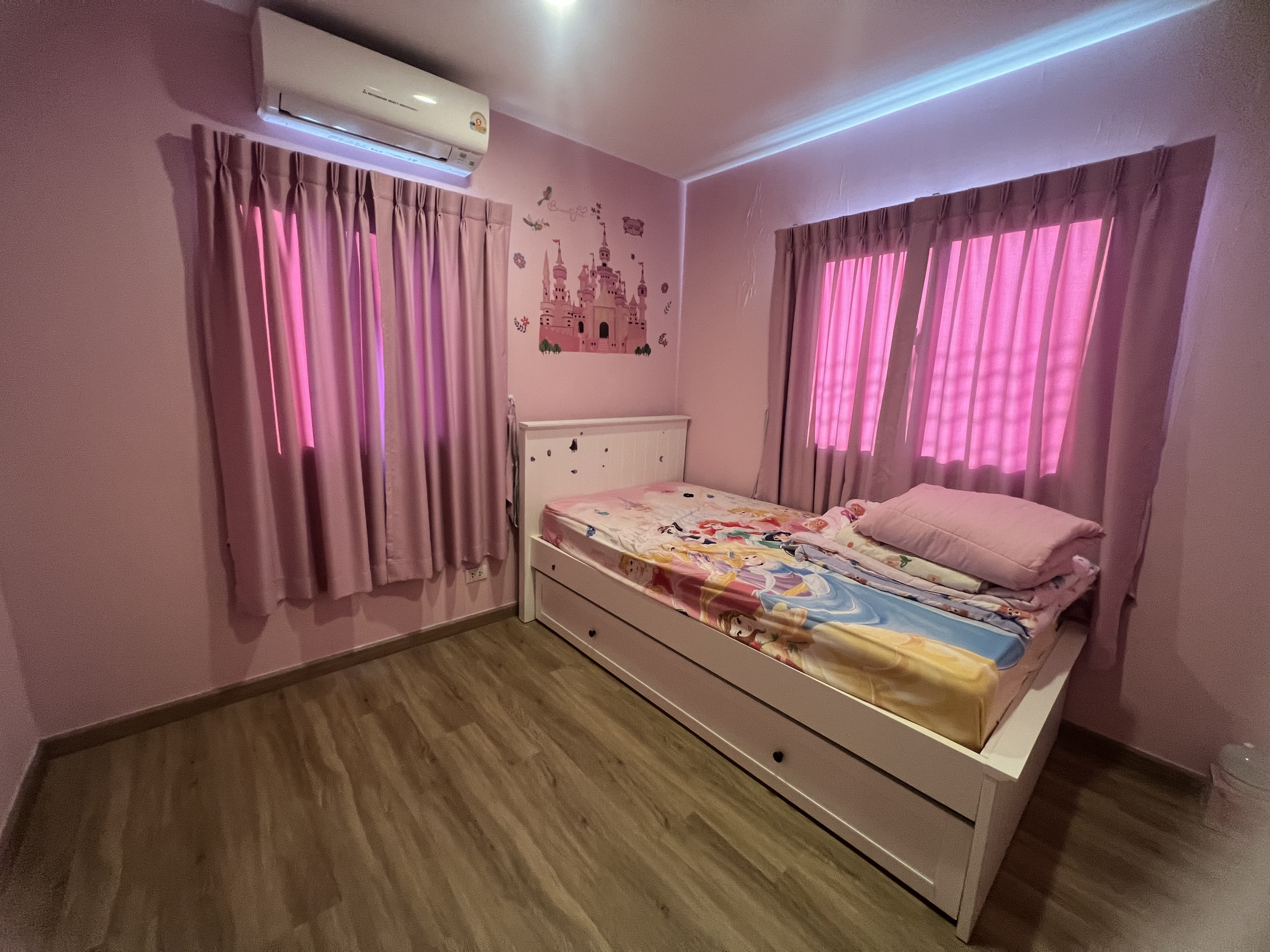 ทาวน์โฮมสไตล์บ้านแฝด มีพื้นที่ข้างบ้าน ไม่มีบ้านตรงข้ามสุดซอยเป็นส่วนตัว ประชาอุทิศ90/สมุทรปราการ 8