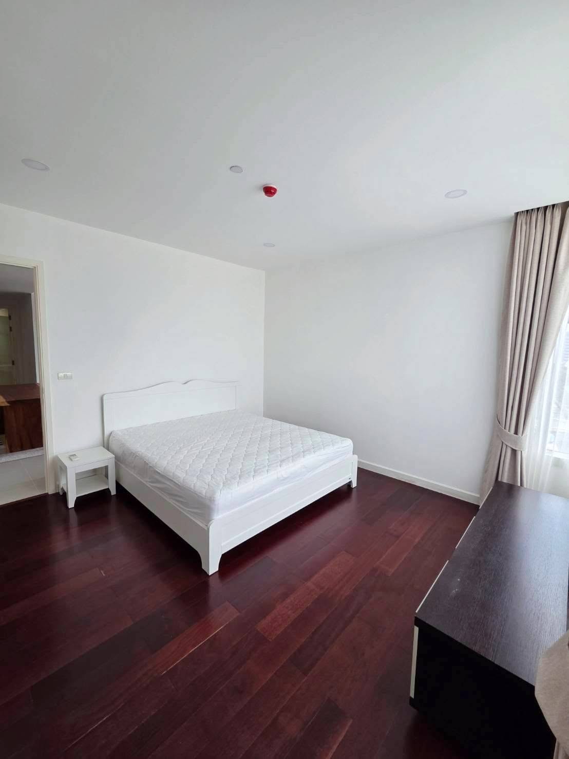 For Rent "Manhattah Chitlom Condo" 13