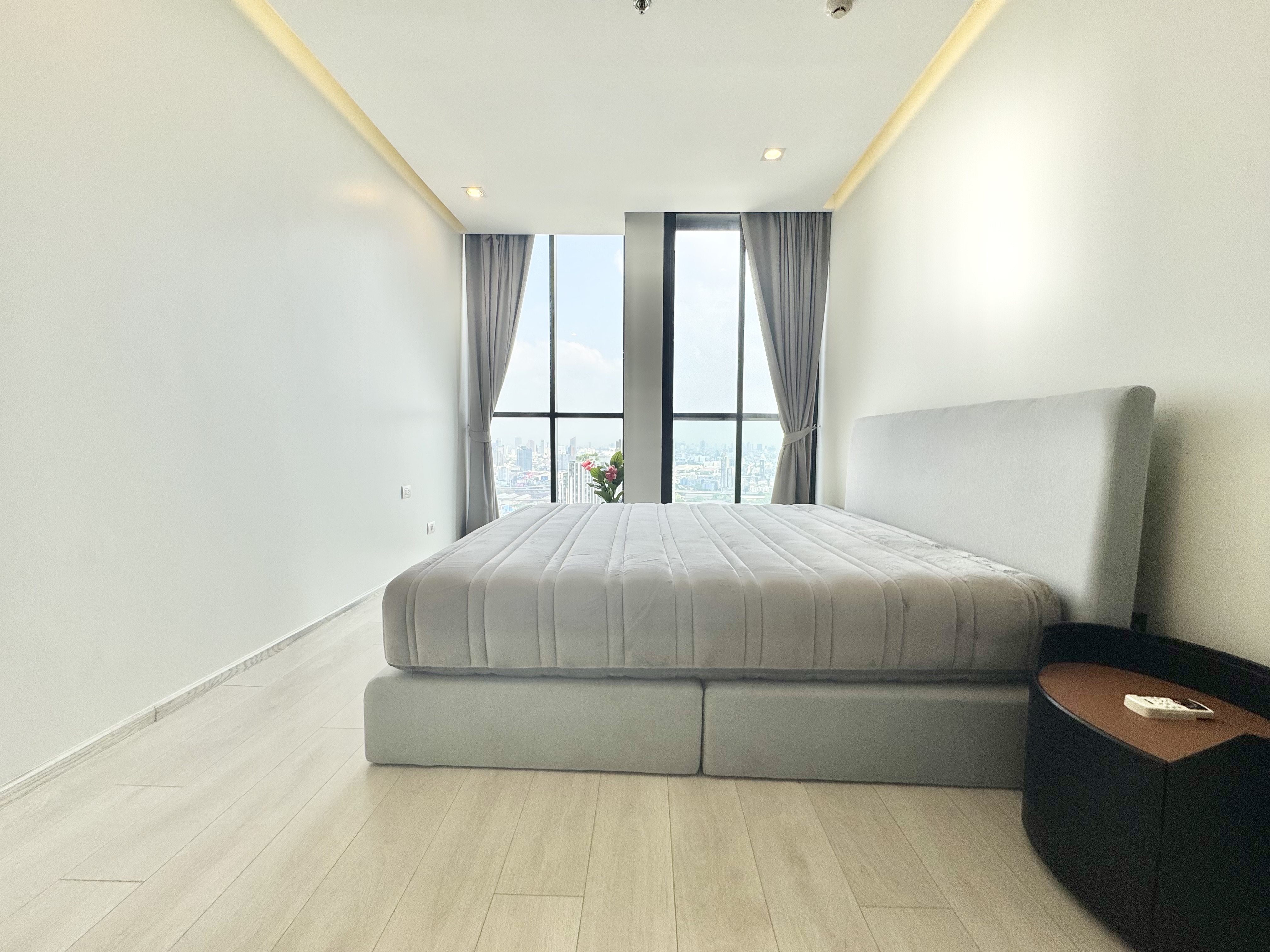 Ploenchit 2 Bedroom Sky Residence Unit 6