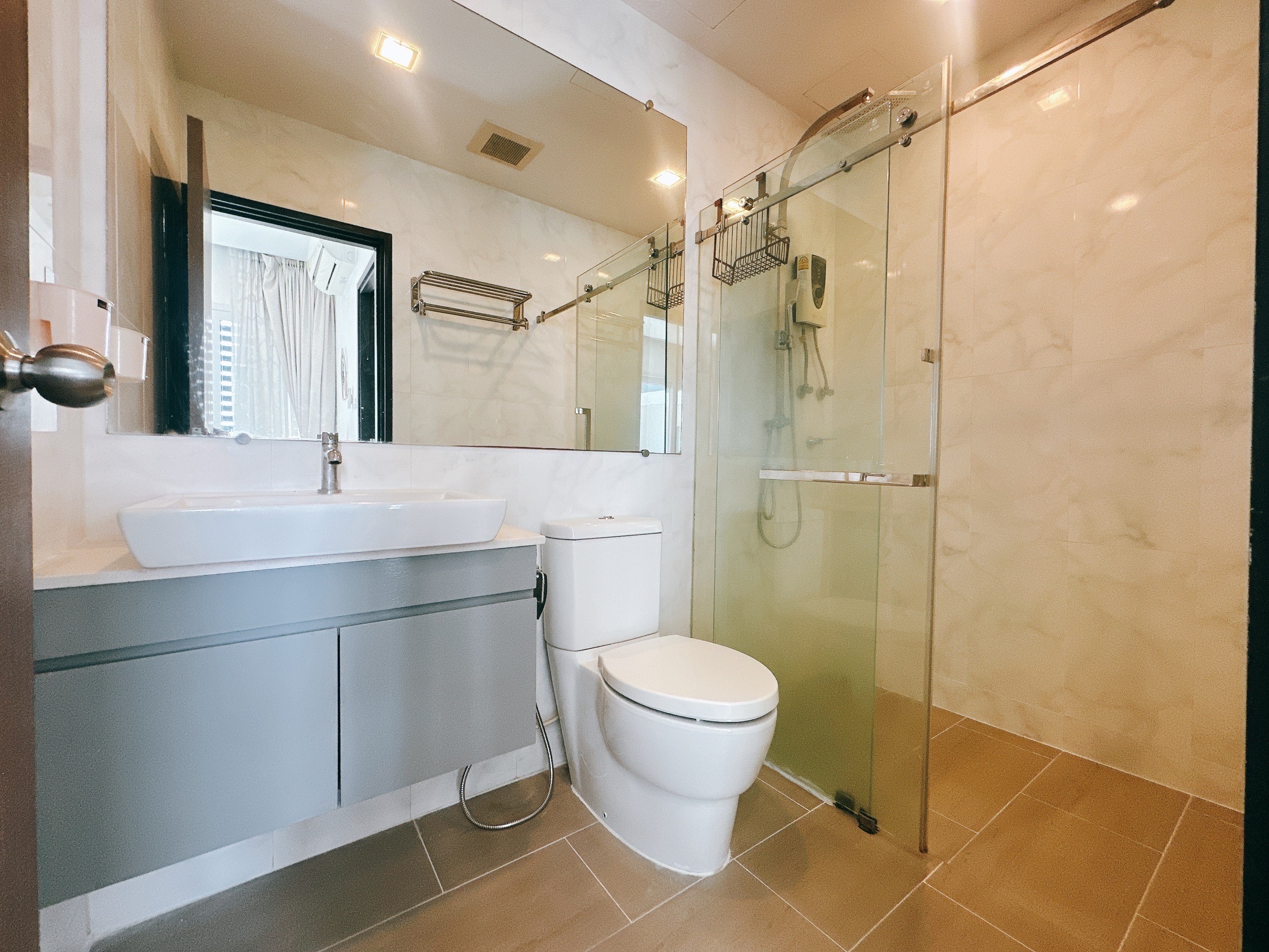 The prio condo ห้องเช่ารายเดือน 8