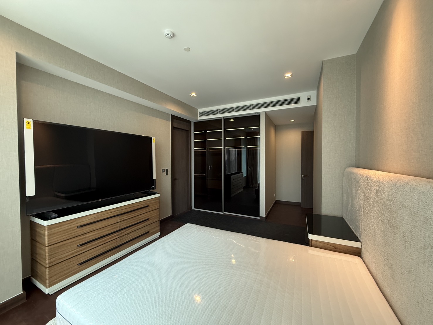 ปล่อยเช่าคอนโด Q1 Sukhumvit ทำเลดี ติด BTS นานา ใกล้โรงพยาบาลบำรุงราษฎร์ 4