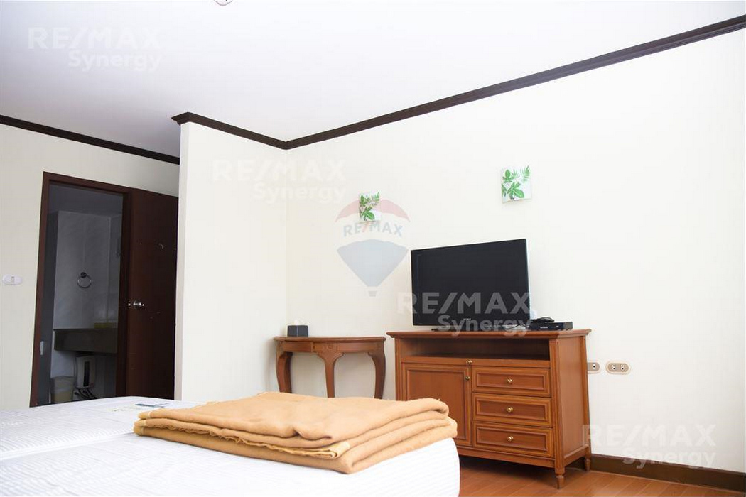 Condo Omni Tower Asoke Nana 6