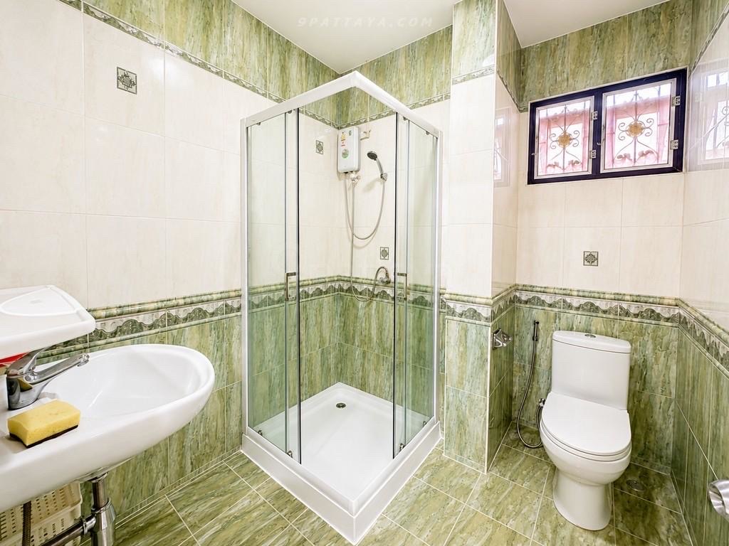 For Rent — 2-Storey Detached House with Garden at Sirisa 9, South PattayaSpacious 3 bedrooms 3 bathroom 11