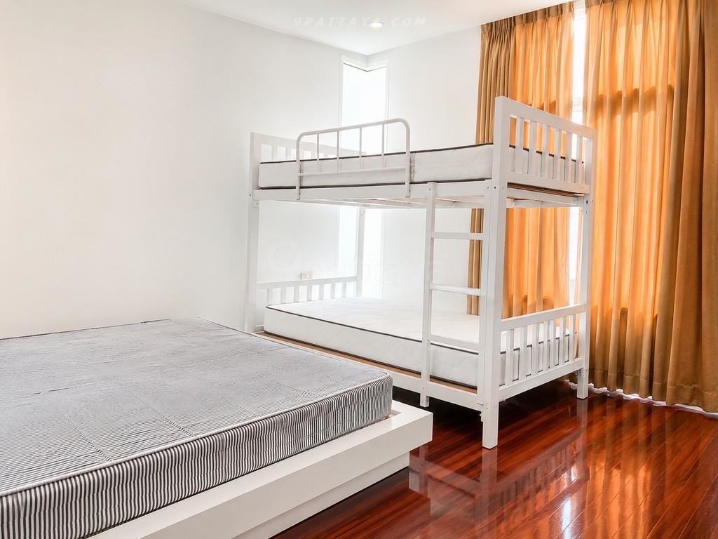 For Rent Nagawari Jomtien Land size: 103 sq.wah• 3-storey house• Usable area: 272 sq.m.• 4 bedrooms• 3 bathrooms• 12 beds included 8
