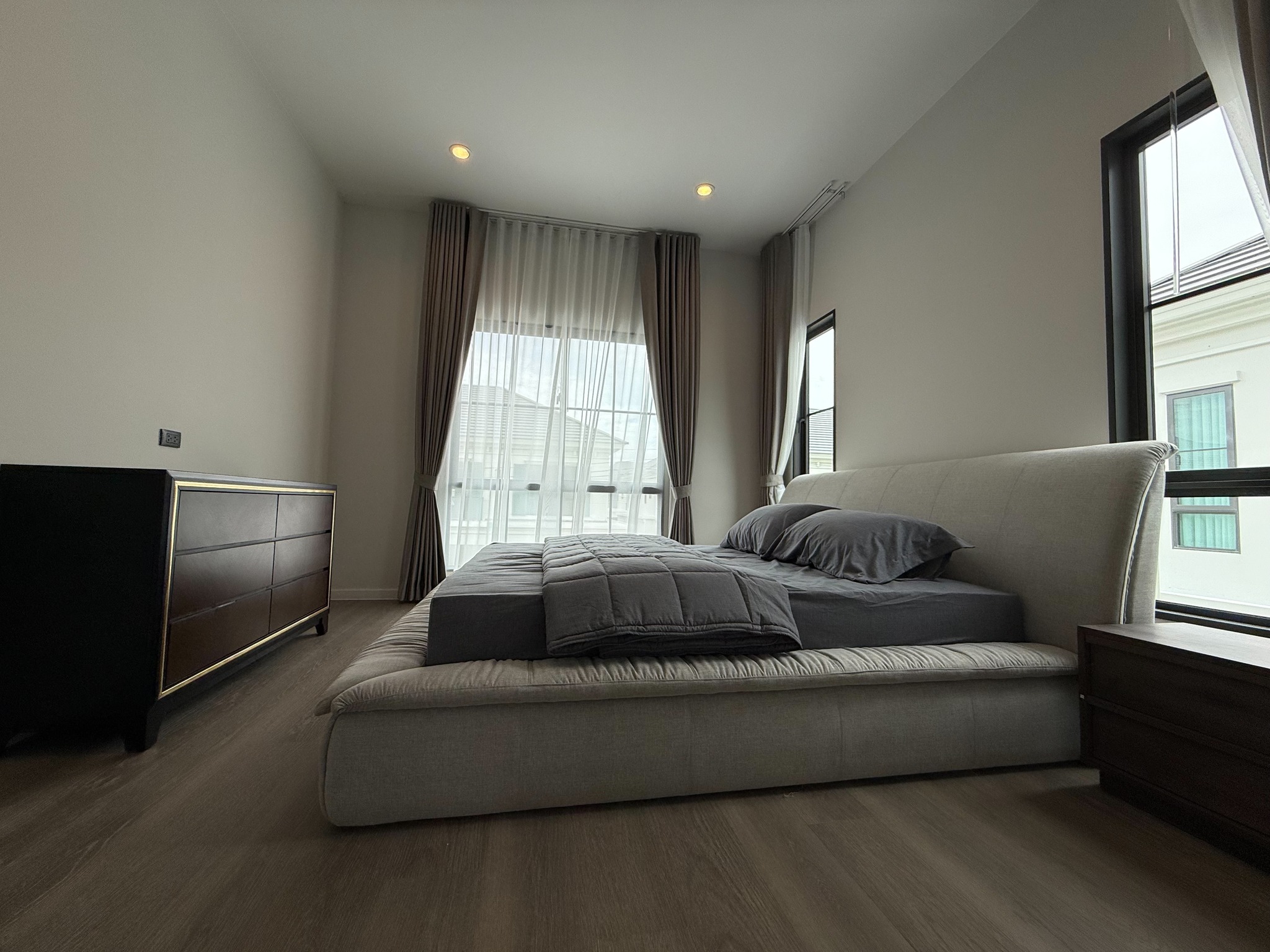 Luxury Family House for Rent Setthasiri Bangna KM.10 (Big Size) 19