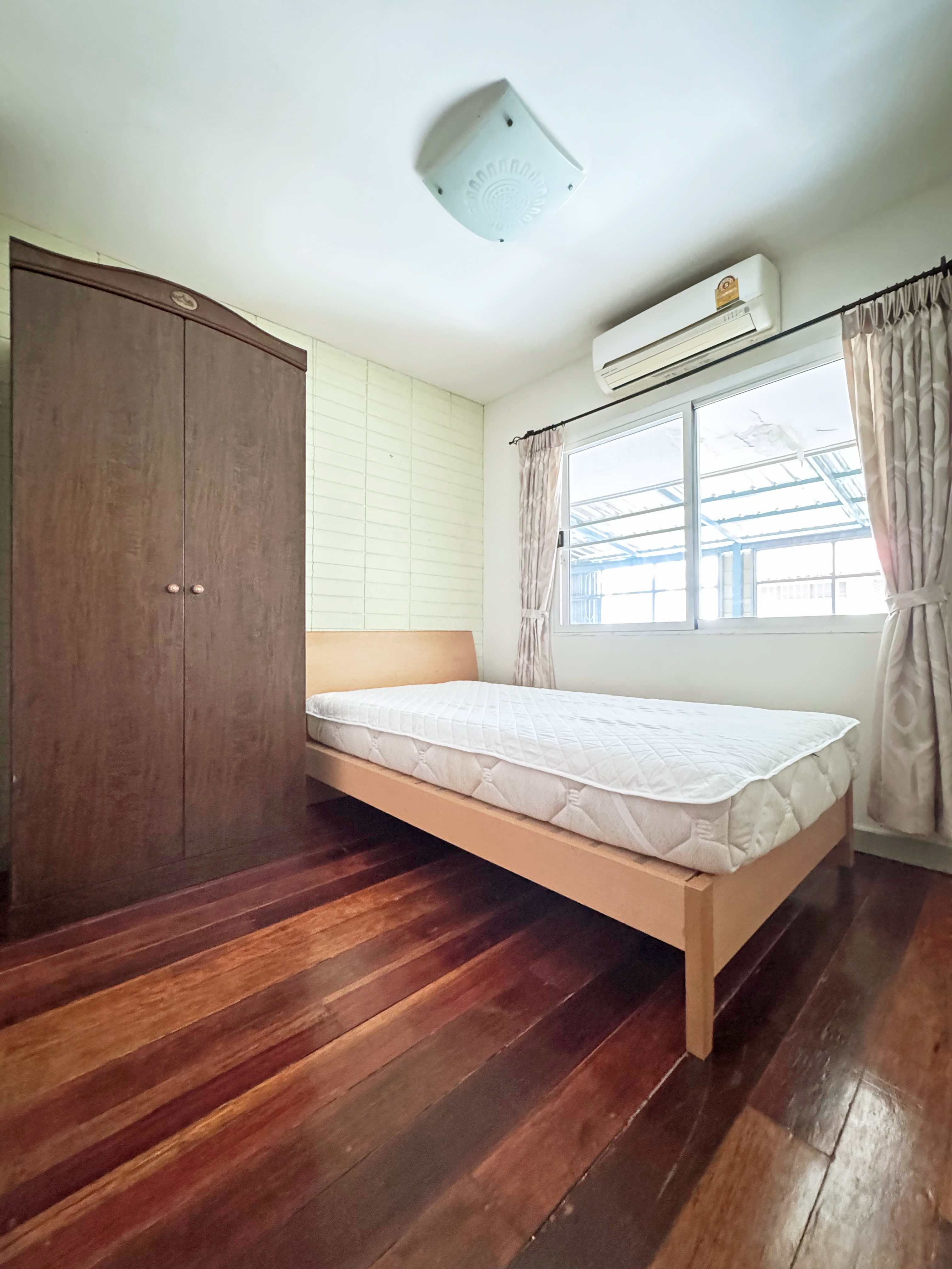 ให้เช่าทาวน์เฮาส์ 2 ชั้น ถ.ประชาราษฎร์บำเพ็ญ  ห่างMRT ห้วยขวางเพียง 1 กม. Townhouse for rent PRACHARAJBUMPEN Rd. HUAI KWANG (曼谷 聯排別墅出租, 汇权–素提讪–拉差达) 3