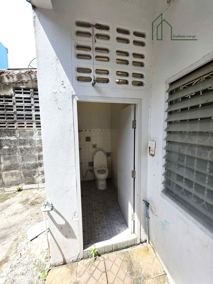 บ้านทาวเฮ้าส์ 2ชั้น หมู่บ้านเฟื่องฟ้าโครงการ2 (ซอยศรีสมิตร) ถ.เทพารักษ์  13