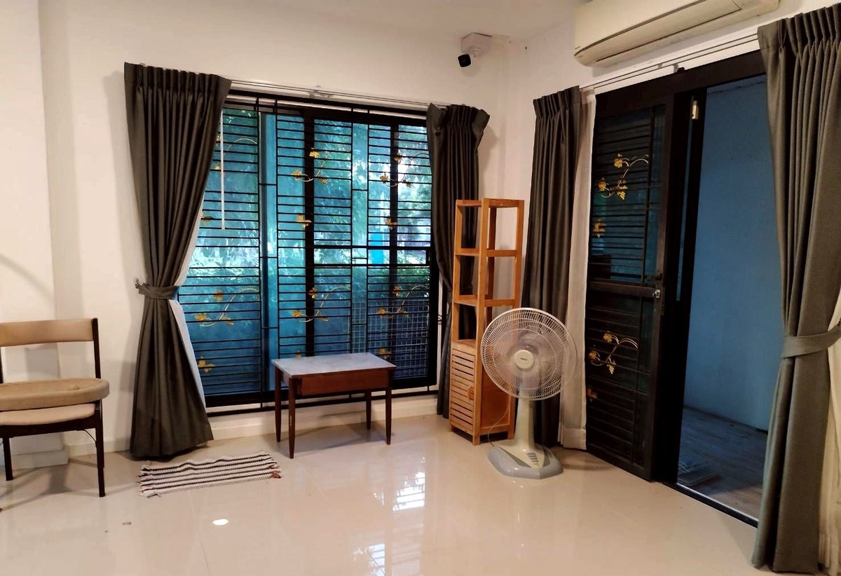 ลูกตื่นเช้าเพราะบ้านไกล คาซ่า เพรสโต้ ประชาอุทิศ 90 บ้านแฝดหลังมุมติดสวน ใกล้ รร.สารสาสน์ ผ่อนคุ้มกว่าเช่า งบไม่เกิน 4 ล้าน พร้อมอยู่ทันที 7