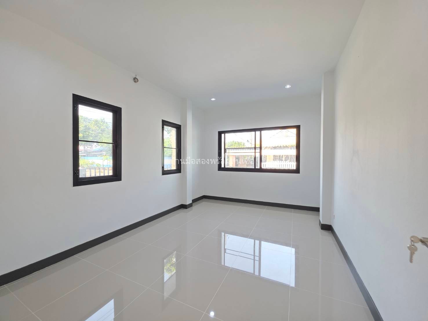 หมู่บ้านซื่อตรง ถนนสุวินทวงศ์ 29 12