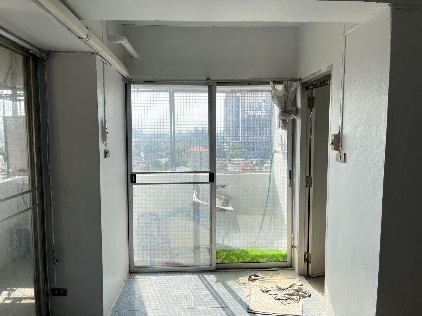 คอนโด ธารฟ้าเรสซิเด้นซ์ ซอยเรวดี 15 ชั้น 11 ห้องหัวมุม 5
