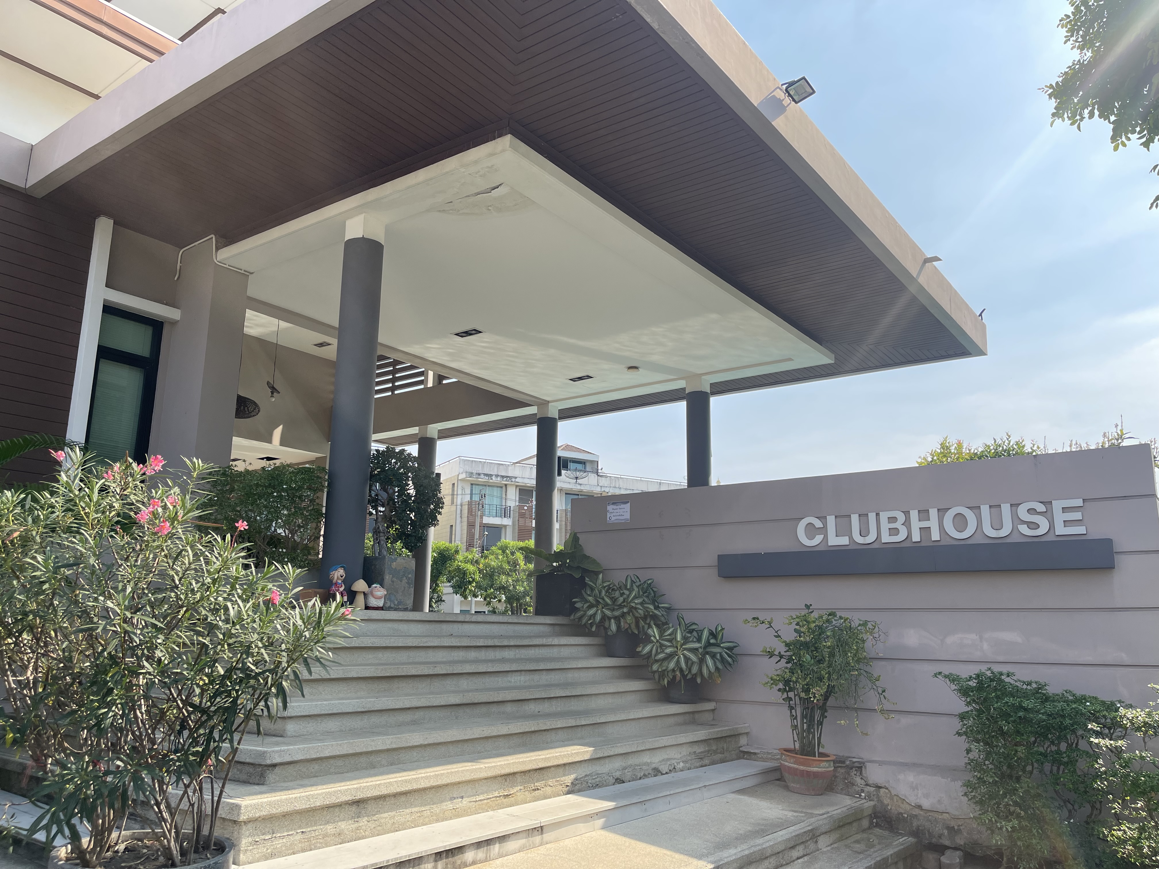 บ้าน-อาคารพาณิชย์, ทาวน์โฮม มีดาดฟ้า 16