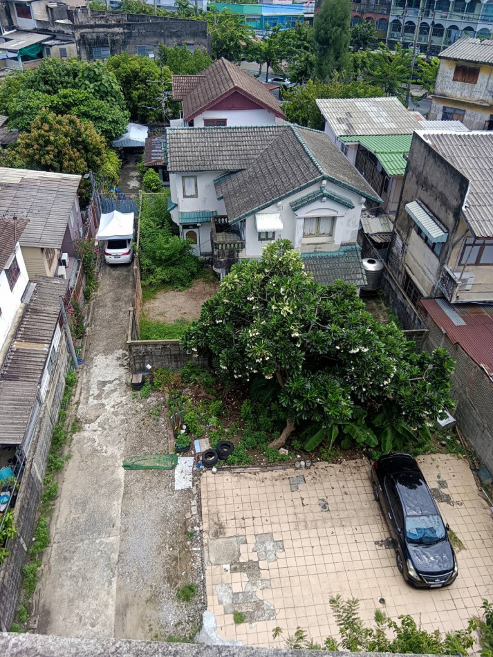ขายตึกแถว 4 ชั้น ทำเลทอง ติดถนนลาดหญ้า เหมาะทำธุรกิจ ใกล้สาทรเพียง 15 นาที 11