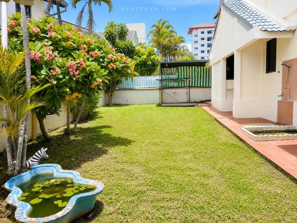 For Rent — Single House with Private Pool, Thappraya Soi 5 PattayaSingle house for yearly rent on Thappraya Road Soi 5. Spacious home with pool 4