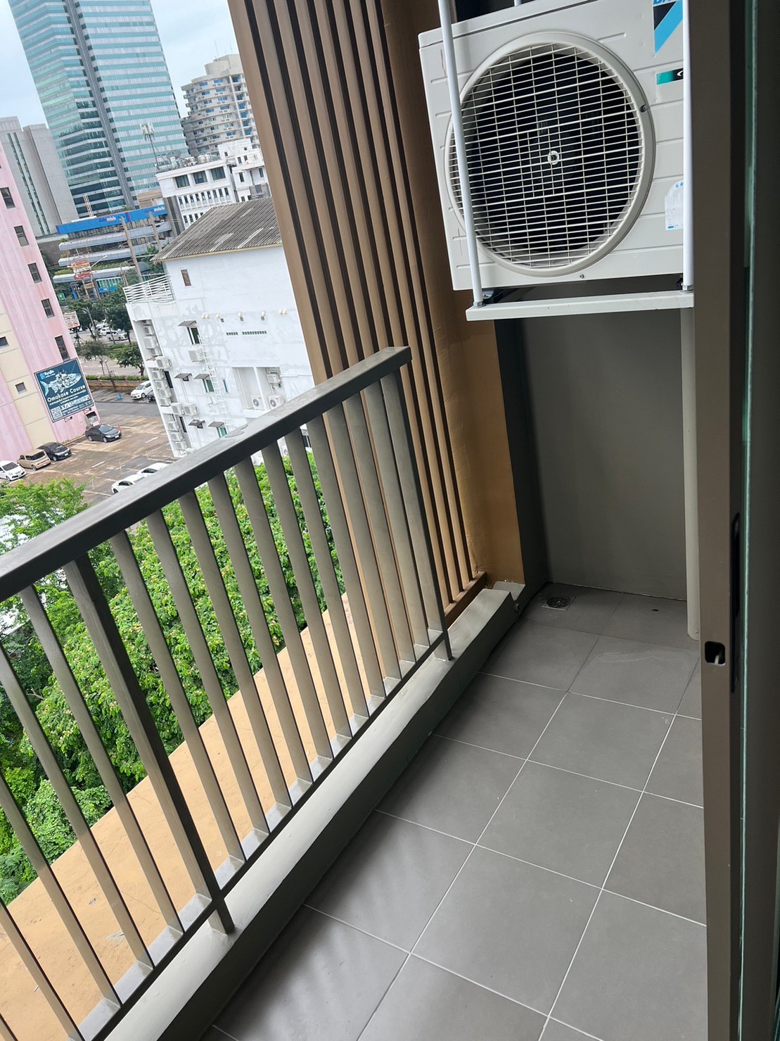 Condo Metrolux Rachada 12