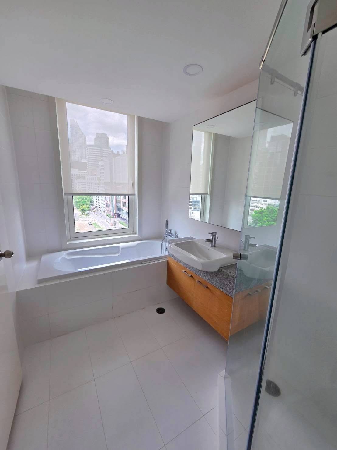 For Rent "Manhattah Chitlom Condo" 16