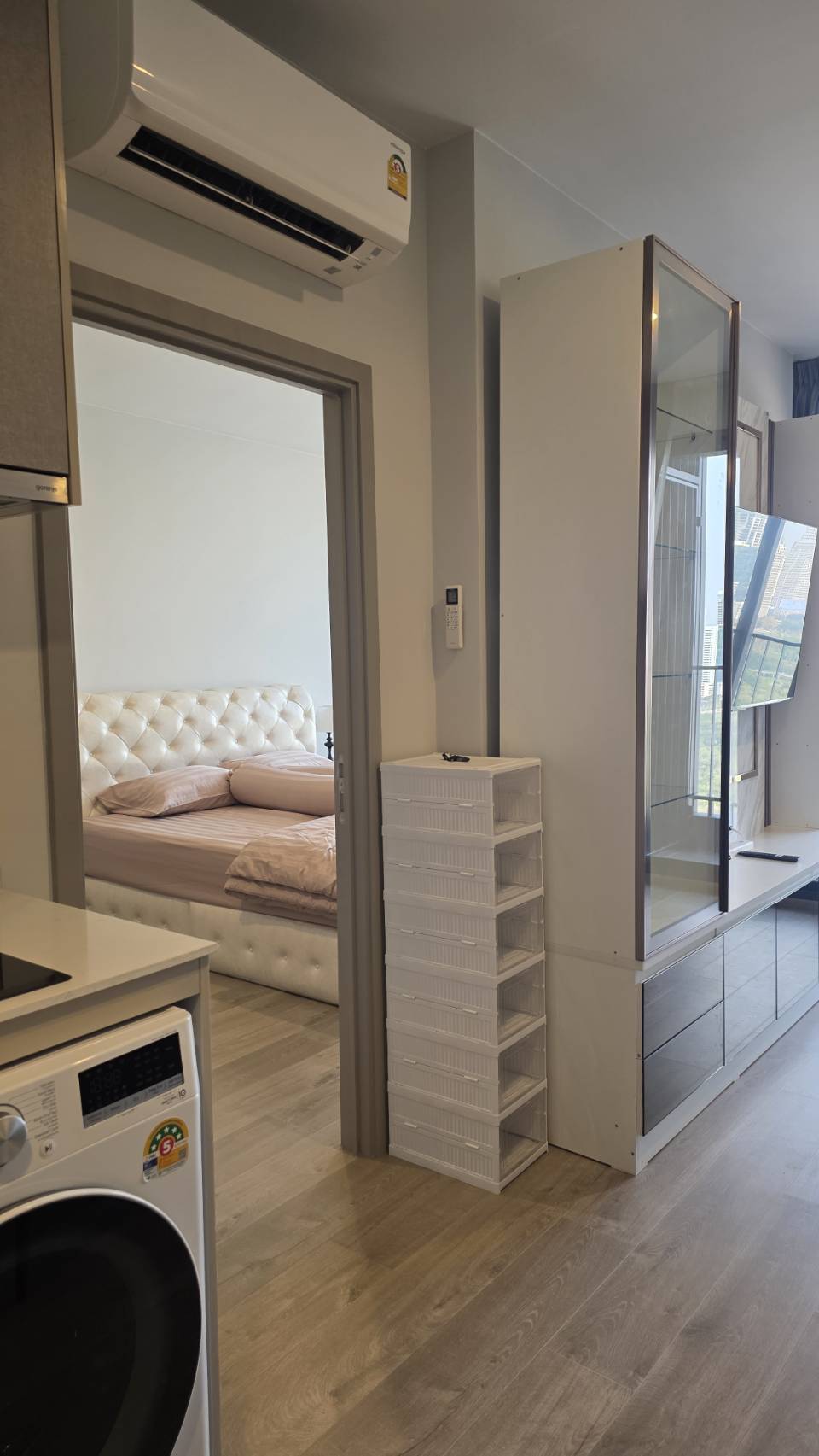 ปล่อยเช่าคอนโดหรู THE CROWN Residences 6