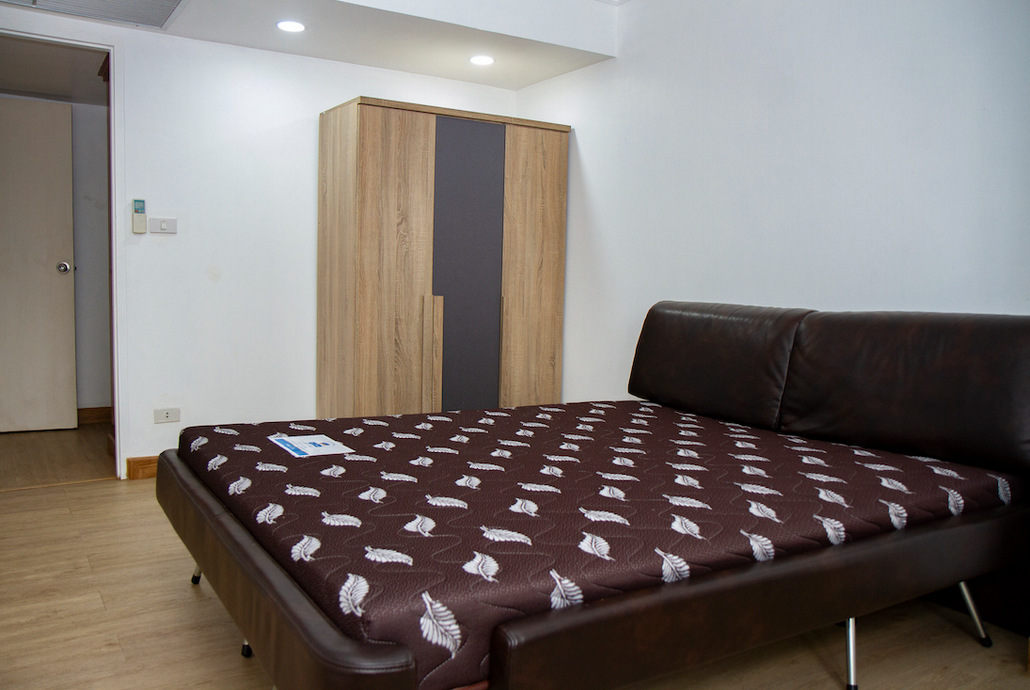 Condo Omni Tower Asoke Nana 3