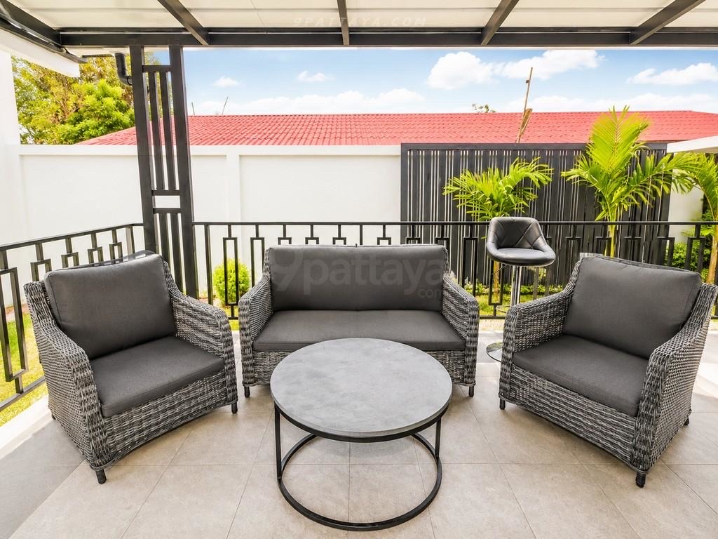 For Rent — Large Single House at Pattaya Land and House, Noen Phlap WanLarge house for rent at Pattaya Land and House, Noen Phlap Wan area. Spacious 11