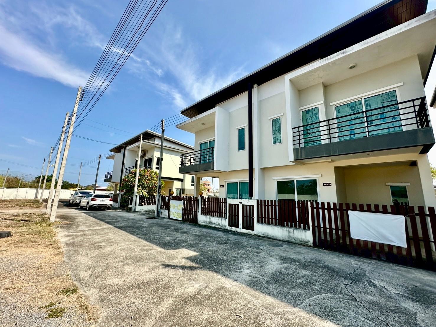 ขายยกโครงการบ้านแฝด พร้อมที่ดินเปล่า ริมถนนเพชรเกษม ใจกลางปราณบุรี 3