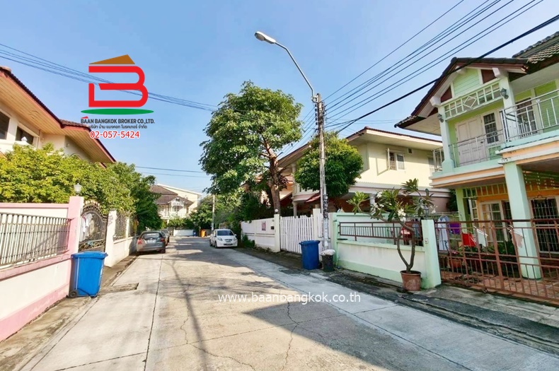 บ้านเดี่ยว เนื้อที่ 58.8 ตร.ว. หมู่บ้าน ซิลค์ วิลเลจ (สายไหม 54) ใกล้ปตท.สายไหม 56 ถนนสายไหม แขวงสายไหม เขตสายไหม 2