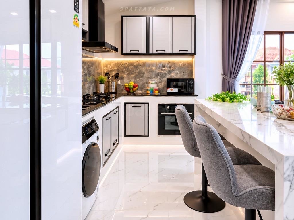 For Rent — Large Single House at Pattaya Land and House, Noen Phlap WanLarge house for rent at Pattaya Land and House, Noen Phlap Wan area. Spacious 5