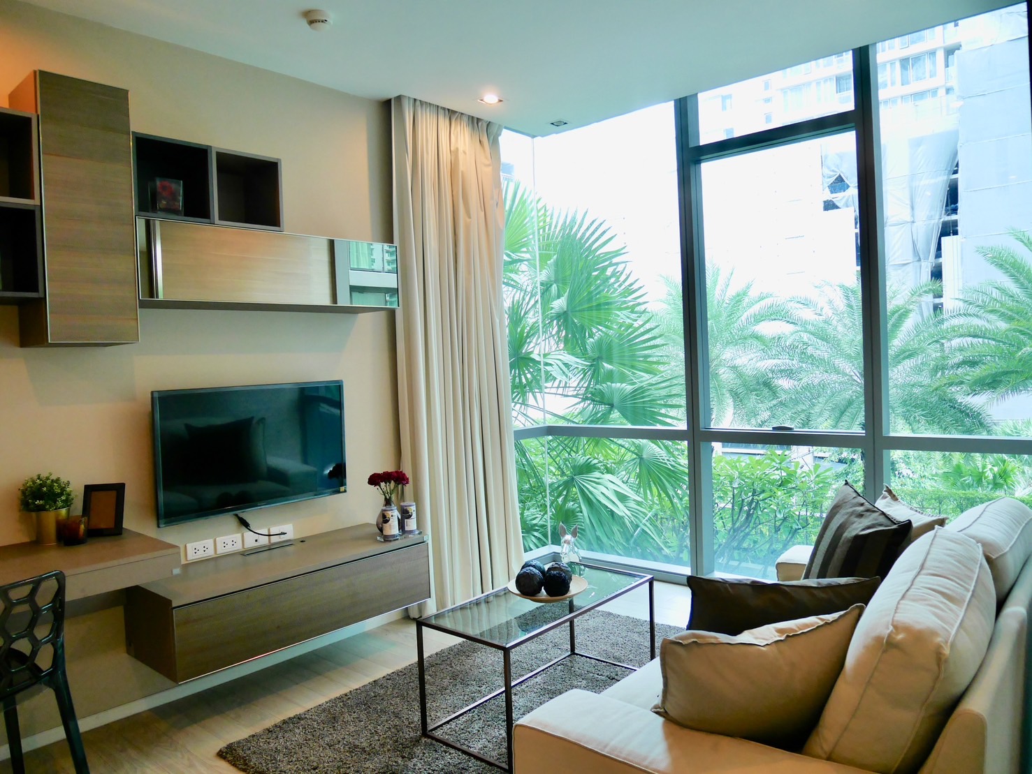 THE ROOM SUKHUMVIT 21 (ASOKE) 19