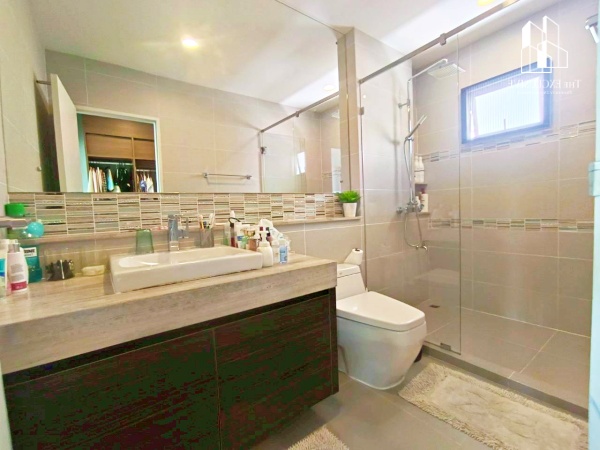 ขายบ้านเดี่ยว 2 ชั้น โครงการบุราสิริ วัชรพล โดยแสนสิริ ทำเลถนนเมน หน้าบ้านไม่ชนใคร ให้ความเป็นส่วนตัวสูง 12