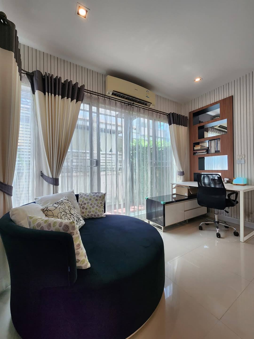 ม.บางกอกบูเลอวาร์ด สาทร-ปิ่นเกล้า 1 10