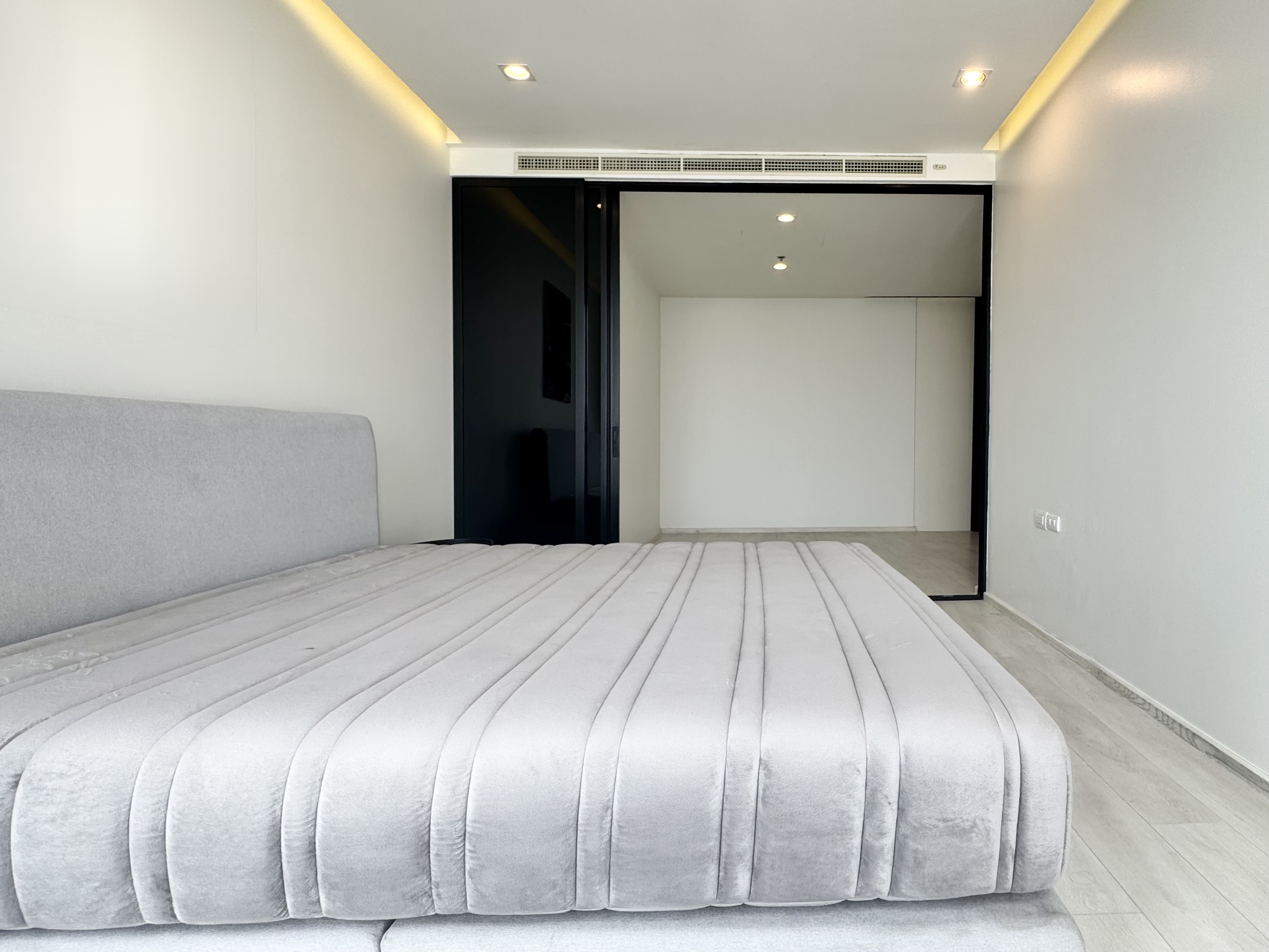 Ploenchit 2 Bedroom Sky Residence Unit 9