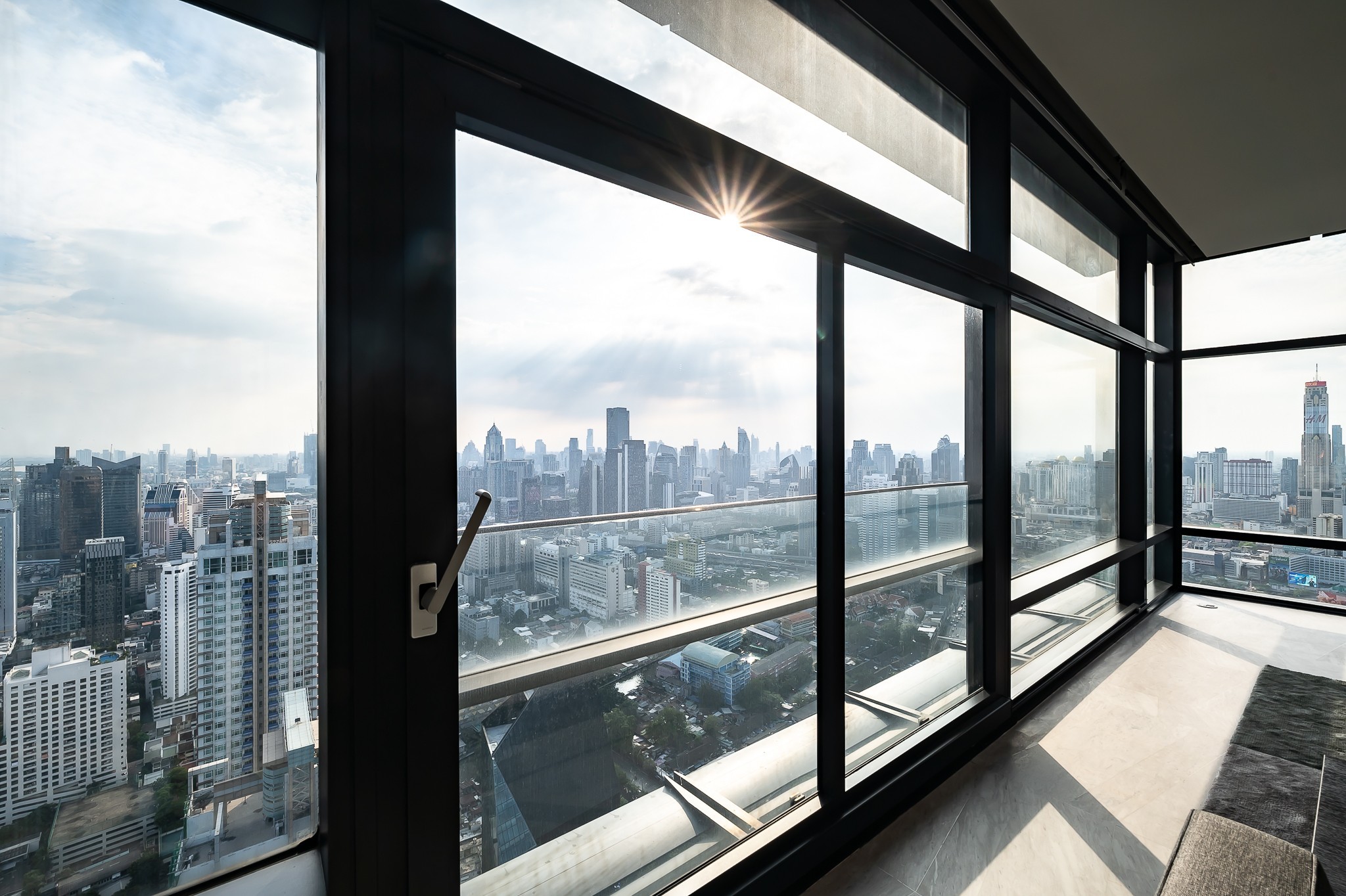 BEST DEAL!! For Sale | Circle Living Prototype, Bangkok 135 Sq.M. | Rare High-Floor Sky Residence (49th Floor) 20
