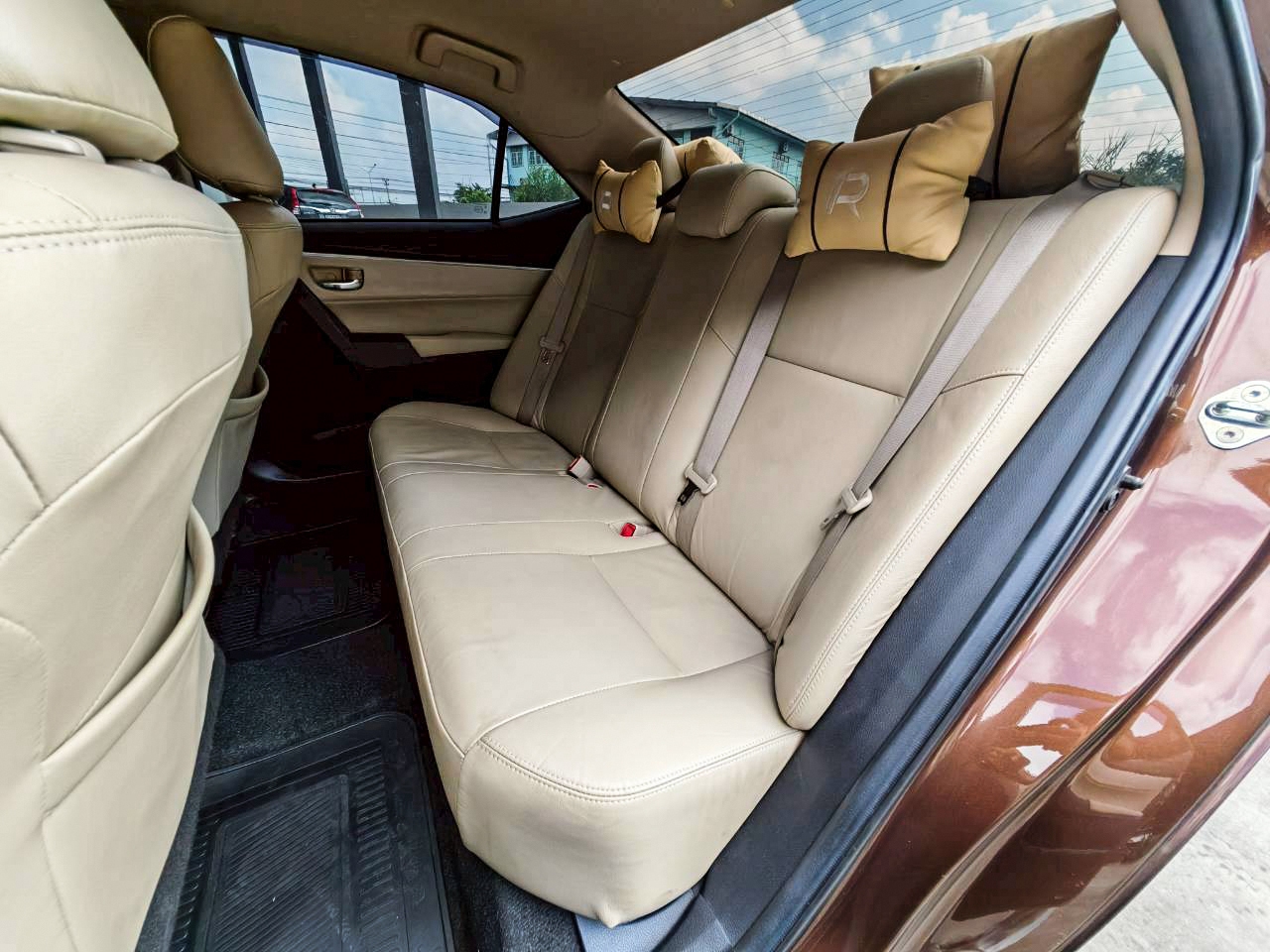 2014 TOYOTA ALTIS 1.6E LPG 10