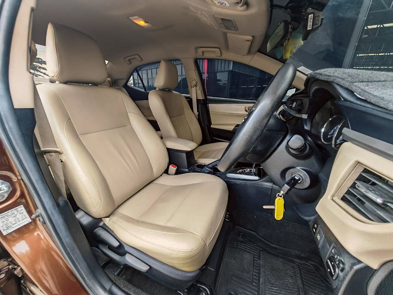 2014 TOYOTA ALTIS 1.6E LPG 12