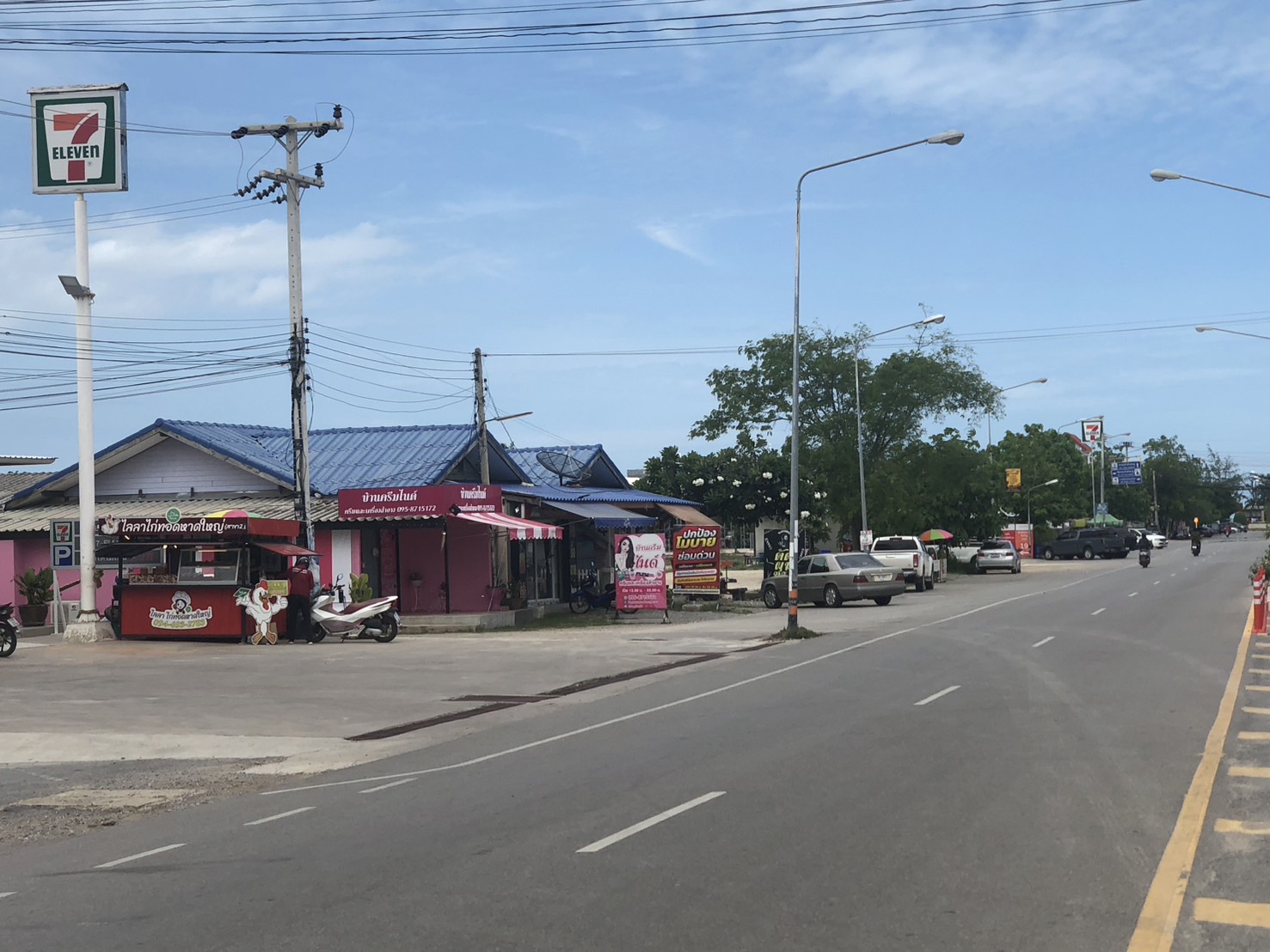 ขายที่ดินพร้อมห้องพัก 30 ห้อง,ปั๊มน้ำมัน และ7-11 ใกล้ทะเล หาดเจ้าสำราญ! อำเภอ  เมืองเพชรบุรี เพชรบุรีเหลือเพียง 47 ล้านบาทเท่านั้น! 3