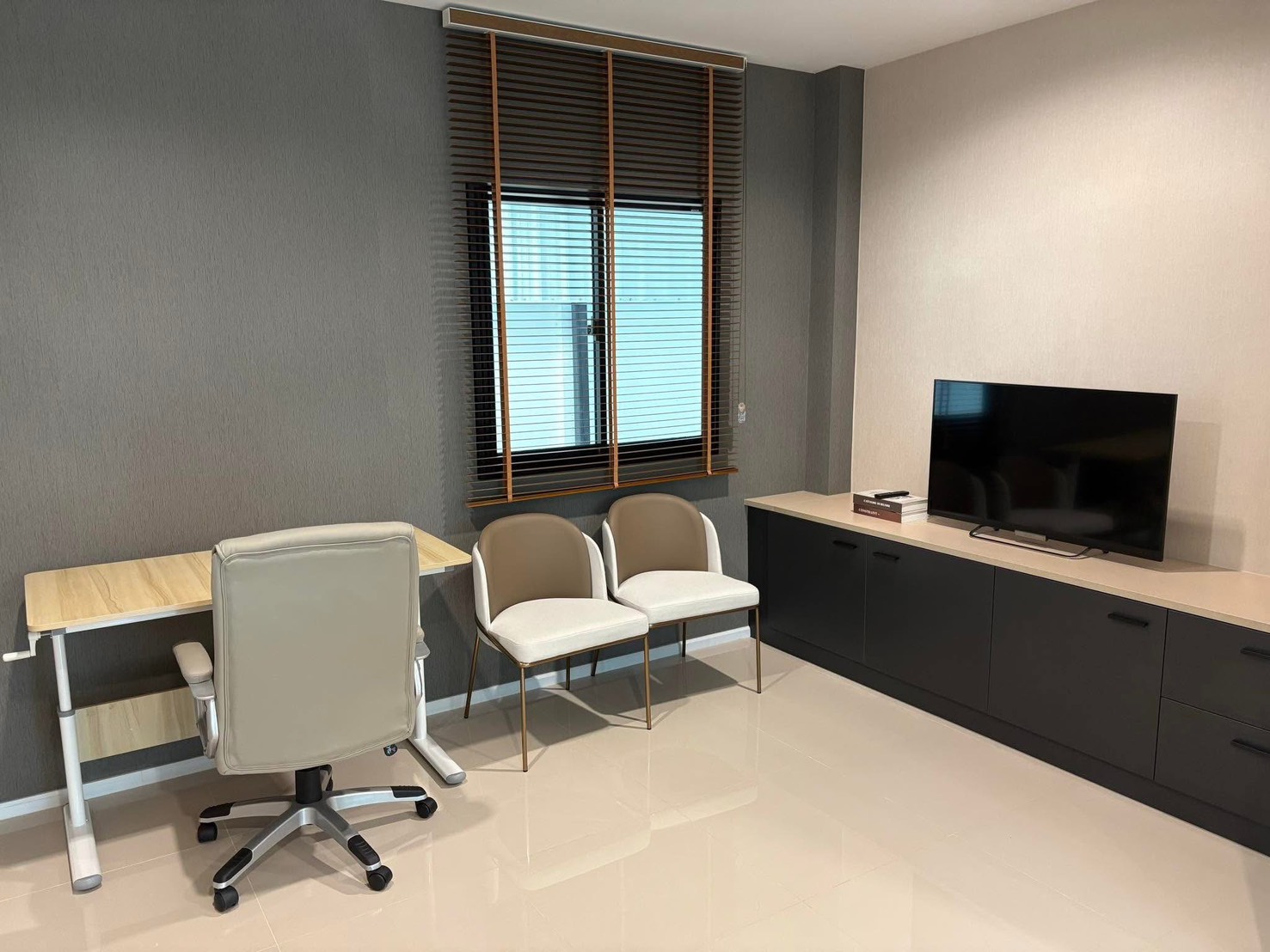 บ้านให้เช่า/For Rent บ้านเดี่ยว 2 ชั้น 55 ตร.วา พร้อมอยู่ 3 ห้องนอน 3 ห้องน้ำ แวดล้อมไปด้วยสถานที่สำคัญ เดินทางสะดวกสบาย สิ่งอำนวยความสะดวกครบครัน 6