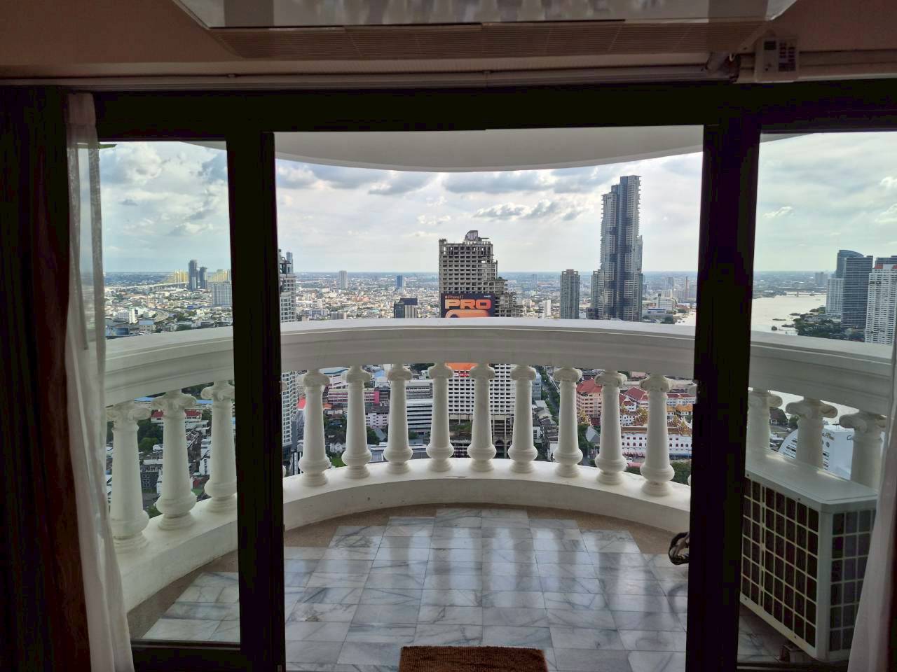 คอนโด State Tower ใกล้รถไฟฟ้าและท่าเรือ อยู่ในแหล่งธุรกิจ และใกล้ รร.ดังหลายแห่ง 3